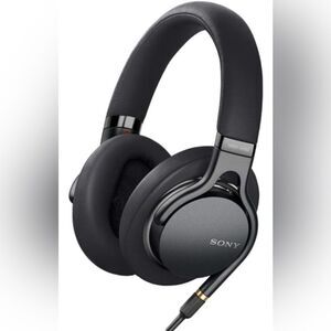 Sony MDR1AM2 Wired High Resolution Audio Black Overhead Over Ear Headphones.